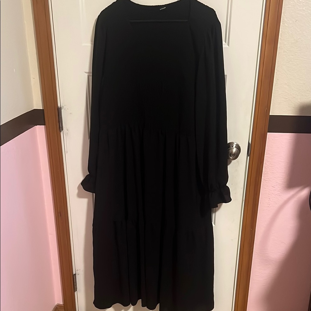 Chic Long Sleeve Black Dress